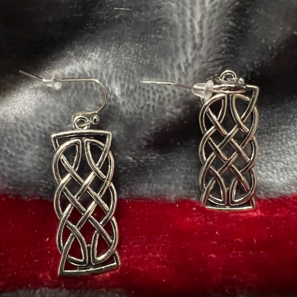 NWOT SILVER EARRINGS - Picture 3 of 4